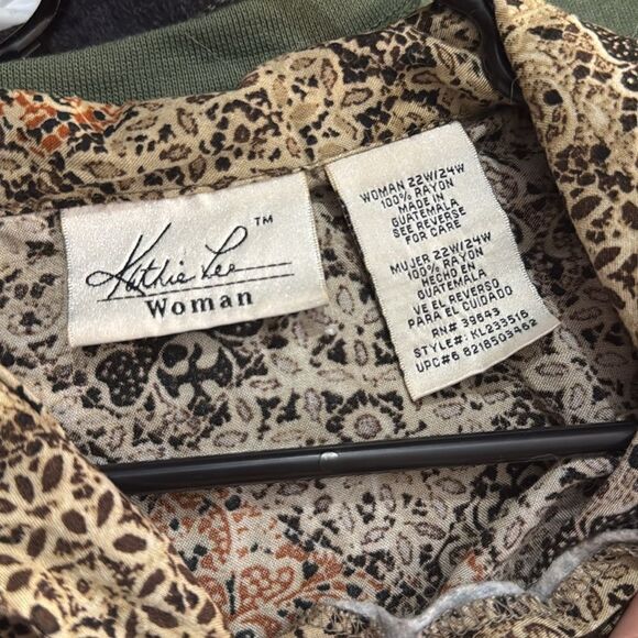 Vintage women patterned button down blouse - Picture 3 of 4